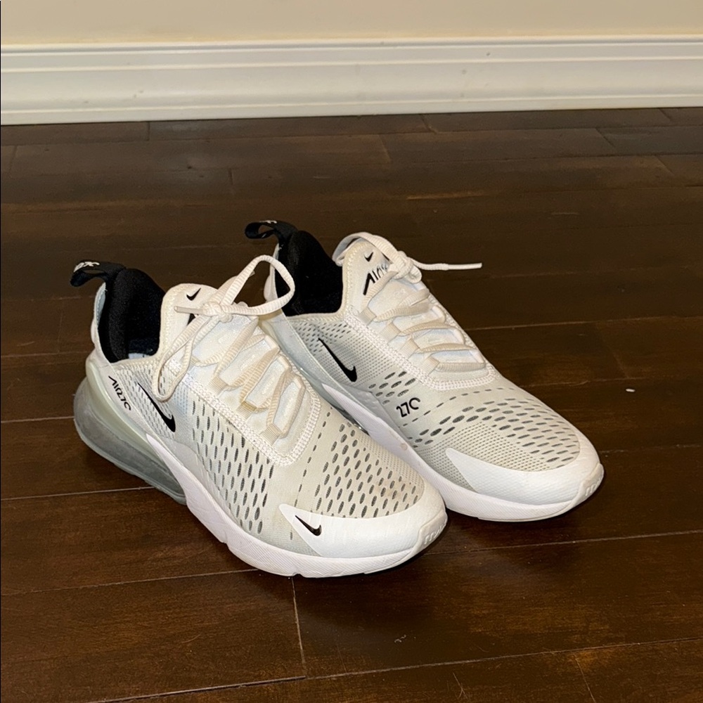 Nike Women’s Air 270